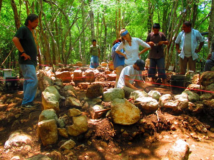 Excavations at Kaxil Kiuic, overseen by George Bey (at left)