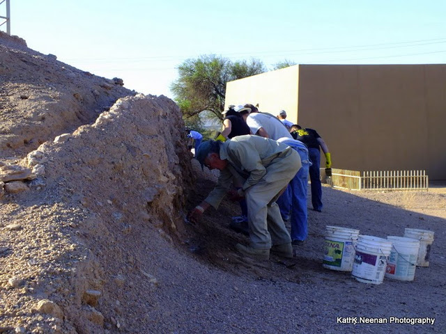 AIA-Central Arizona members and Pueblo Grande Museum Mudslingers hard at work.