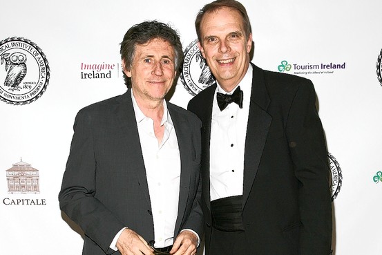 Irish Cultural Ambassador and acclaimed actor Gabriel Byrne, who served as Master of Ceremonies for the Gala, and, at right, Peter Herdrich, CEO of the Archaeological Institute of America. (© Patrick McMullan)