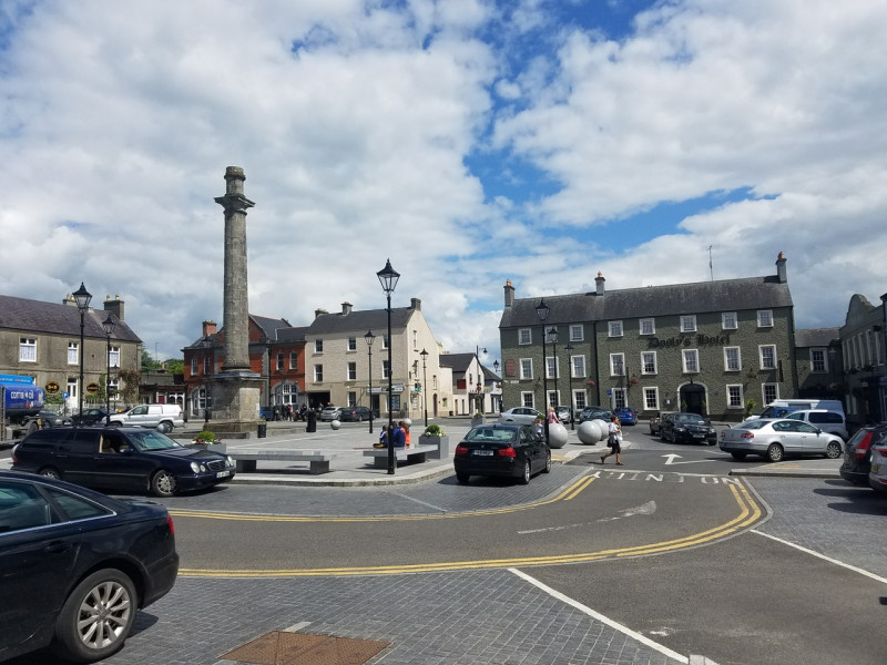 Emmett Square, Birr