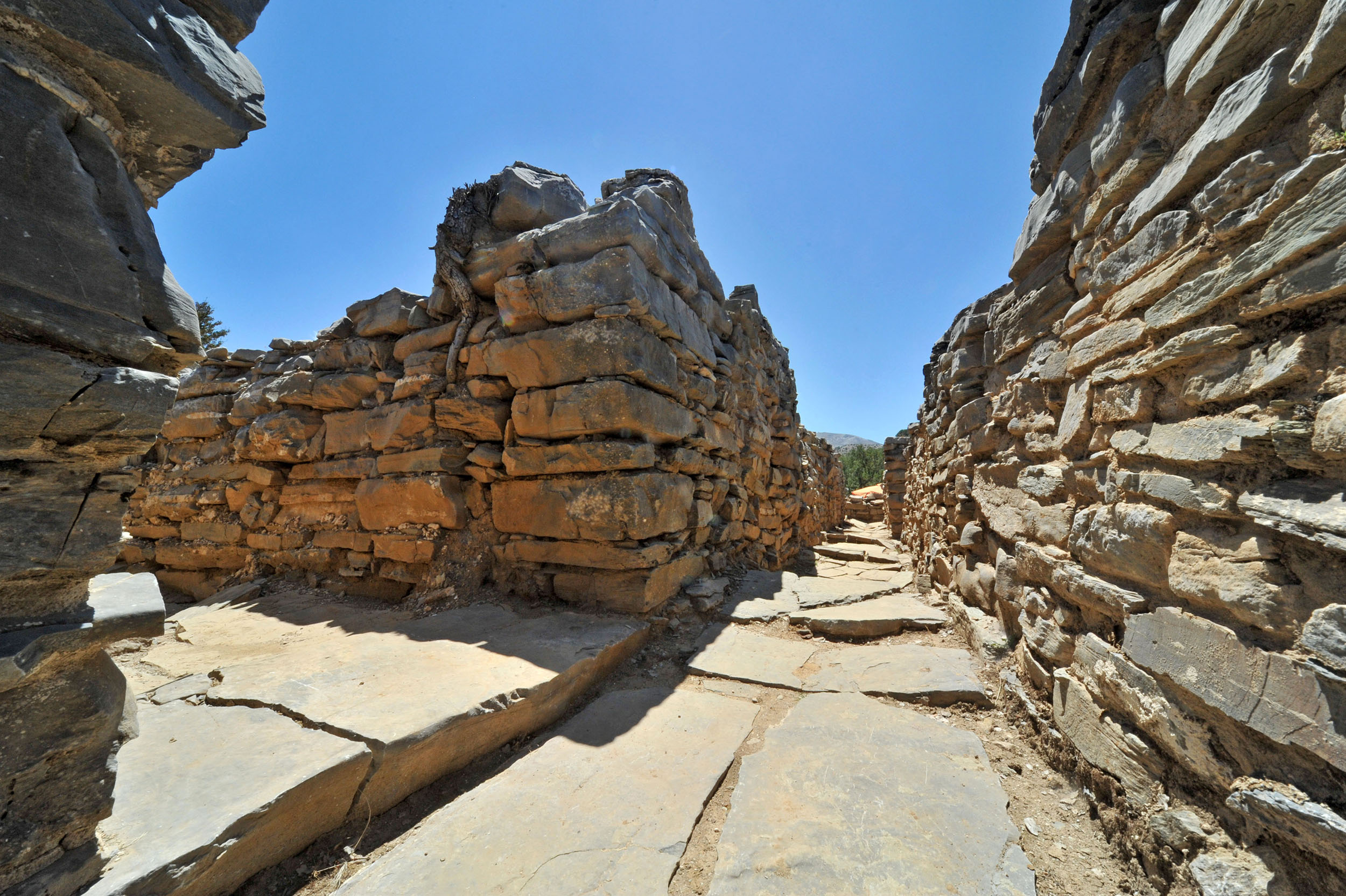 Interactive Digs Zominthos, Crete Archaeological Institute of America