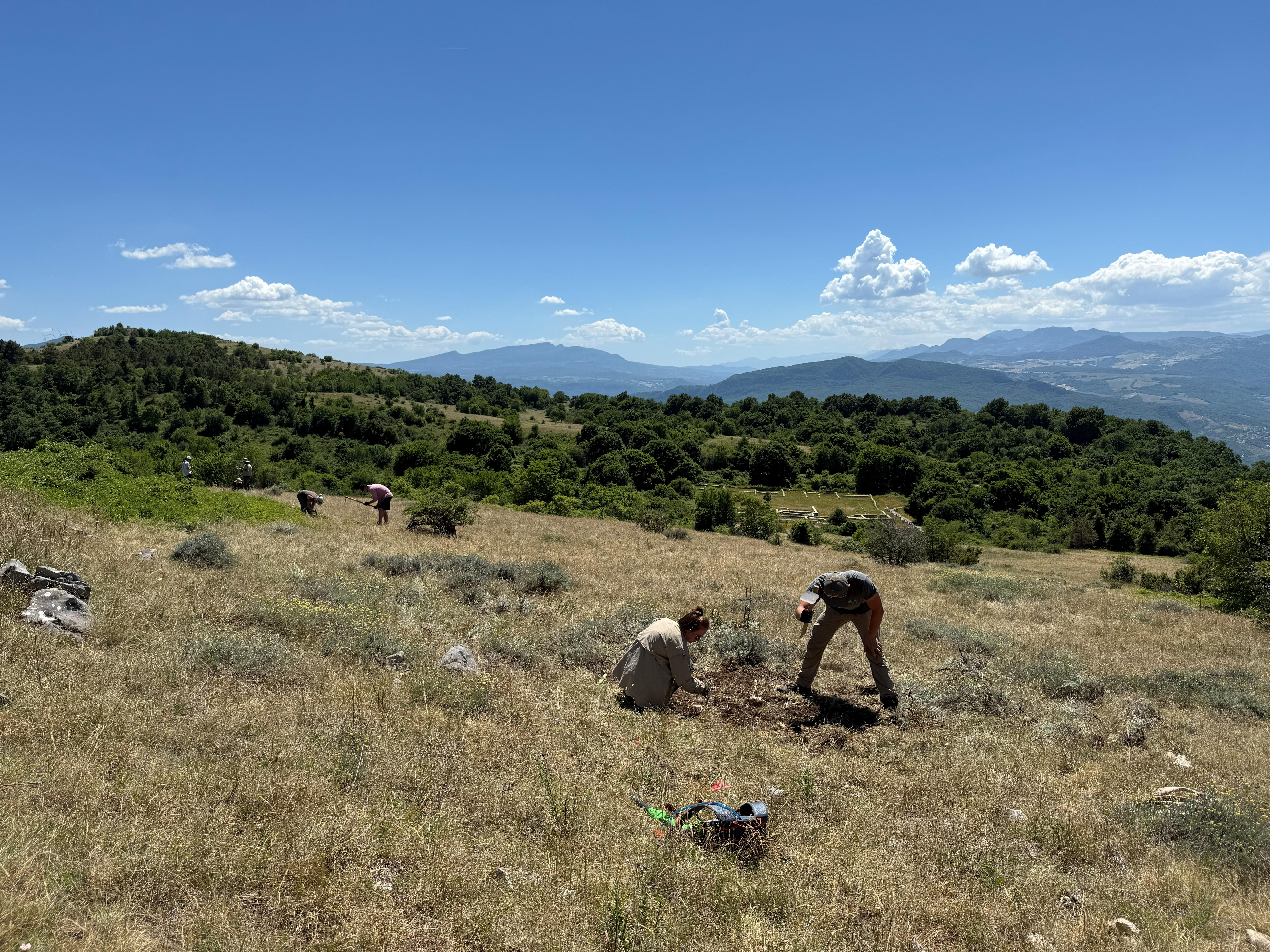 Members of the team opening one of the 246 sampling units on the plateau, clearing the topsoil down to the first stratigraphic layer.